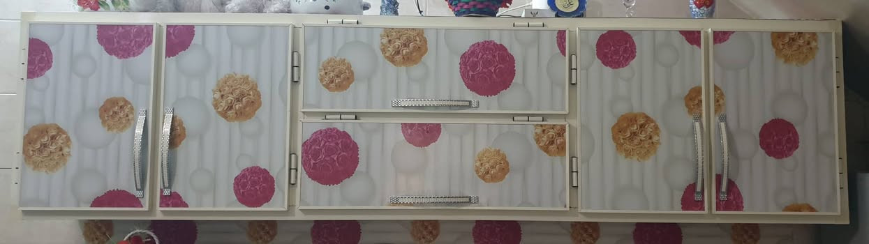 كاونتر نظيف جدا قطعتين مع طباخ وثلاجة نظيفات وشغالات على الفحص *********** ...

