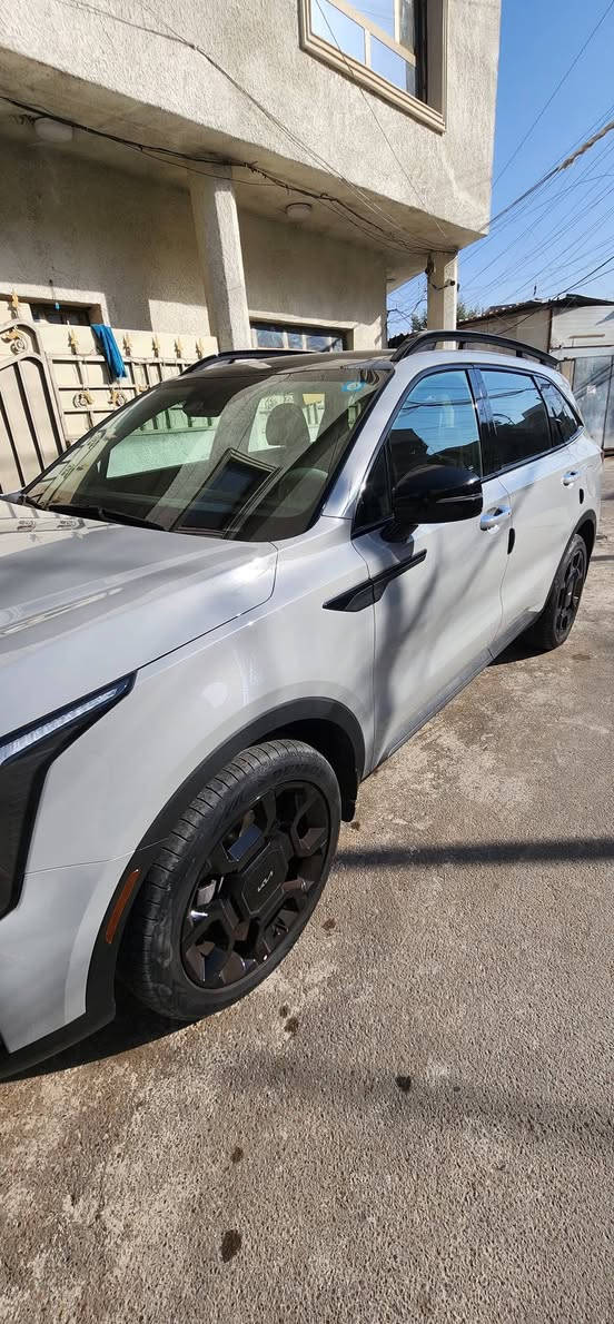 سورنتو ٢٠٢٤ XLin. سمنتي
.
 سيارة فول vip
.
كامل المواصفات بيها
.
حادثها فقط بارد الباب خلف السايق ورصعه جانت بالصندوق 
حادثها من امريكا بارد باب خلف السايق والشاشه الداخلية والجامه الاماميه فقط 
.
والباقي كله مكفول سيارة 
ماشيه هسه ١٢ الف ميل
.
السعر ٣٢٥ 
.
مكان السيارة بغداد الاعظمية
.
***********
