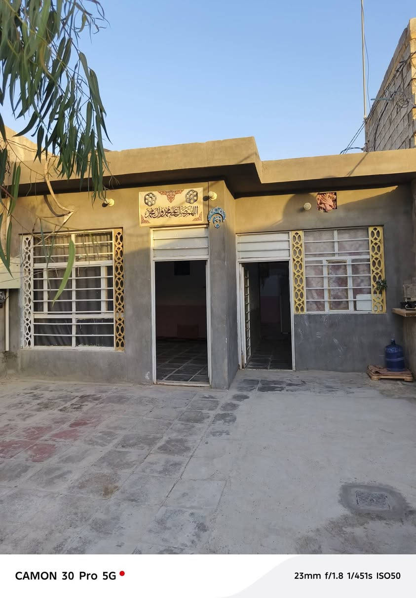 سلام عليكم بيت للبيع 🏫
مساحة البيت 250 متر 📐📏 يحتوي الدار عله غرفه +استقبال+ صاله +صحيات خارجيه وداخليه اساس كونكريت وسكف صب عنوان الدار الكوفه شارع المعمل ***********
