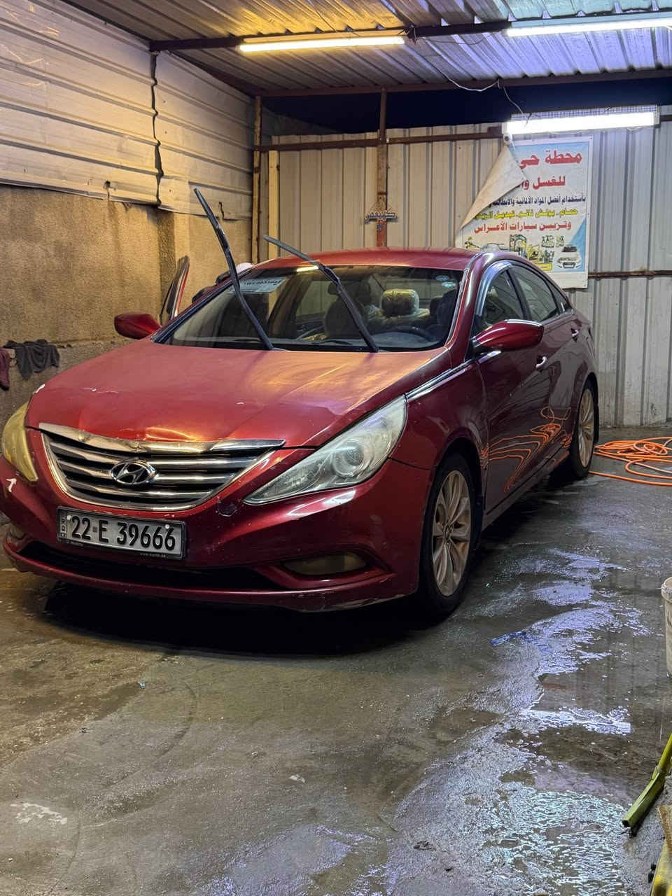 سوناتا أمريكي 2012 رقم مميز للبيع  

هيونداي سوناتا أمريكي موديل 2012  
رقم أربيل مميز (39666)  

• اللون: ماروني  
• مكينة GDi  
• الممشى: 159 ألف ميل  
• سنوية لغاية 2030  
• السيارة باسمي والتحويل ثاني يوم  

المواصفات:  
• شاشة كبيرة 4K  
• سستم صوت قوي جداً 🔊  
• إنارة محيطية متعددة الألوان (تفاعلية ويه الصوت عن طريق التطبيق)  
• تحكم ستيرن جهتين  
• مثبت سرعة  
• كامرة خلفية HD  

ملاحظة:  
حادث أمريكا موجود بالصور (ربع البنيد + الجامغ عكس السايق)  
وكذلك انضربت بنفس المكان عندي.  

📍 بغداد – حي العامل  
💰 السعر: 97 ورقة 

📞 ***********  

#سوناتا #سوناتا_2012 #سوناتا_امريكي #سيارات_بغداد #سيارات_العراق #بيع_سيارات #رقم_مميز #سيارات_اربيل #Hyundai_Sonata #Sonata_2012 بغداد, العراق
