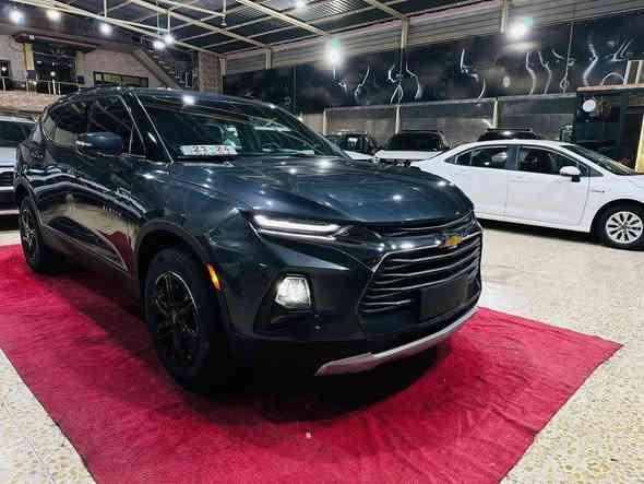 🔴(فرع كركوك) 

🟢Chevrolet Blazer 2LT 2022🟢

حجم المحرك 4 سلندر (2.0L) توربو

♦️ (مرقم اربيل جاهز) 

عداد المسافة 35213 mile

الضرر كما موضح بالصور 

🔴(السعر/19000 $ )

🔴المواصفات:

بصمة تشغيل
بصمة أبواب
تشغيل عن بعد(Remote Start)
رادار امامي (تحديد مسار) 
رادار خلفي (تحذير من الاصطدام)
شاشة كبيرة لمس
حساسات خلفية+ كاميرا
Android Auto
Apple Car Play
مانع انزلاق+ABS
منافذ AUX+USB
Auto Start اوتو ستارت 
Auto Stop اوتو ستوب 
مثبت سرعة
تحكمات استيرن 
هاند بريك بصمة
وبقية المواصفات المعروفة

🔴(العنوان/ كركوك شارع المعارض)
                    ________________________

🔴للاتصال/

فيصل
***********
