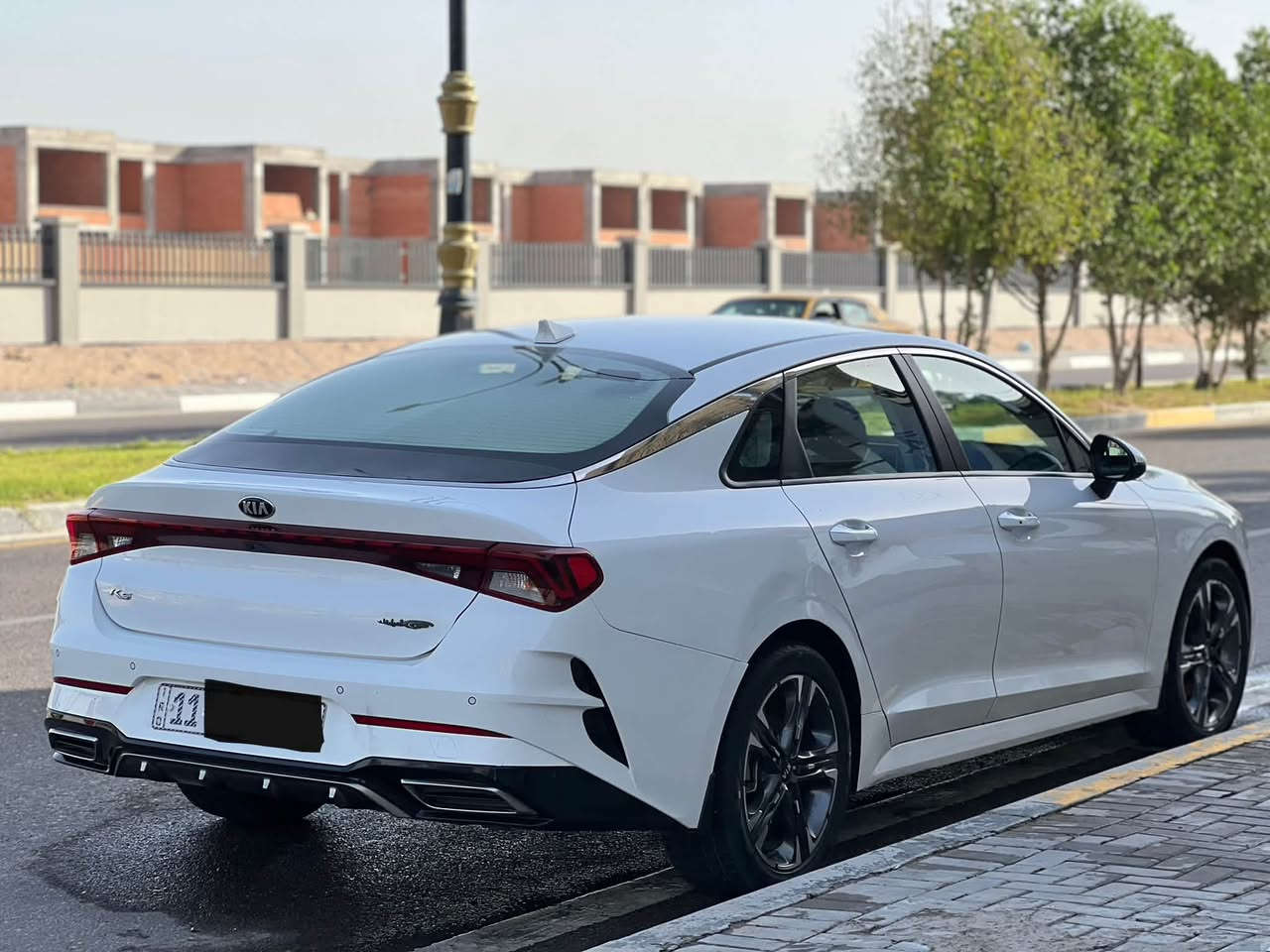 K5
K5 رياضي
خليجي موديل ٢٠٢١ الشركة الدولية فول مواصفات عدا البنوراما 
ماشيه ٧٠ الف كم
محرك ٢٠٠٠ دوش 
اهم المواصفات 

خمسة انظمة قيادة مو اربعة هاي حتى بالفول ما تجي عدا قليل هيج تجي لان طلب خاص للشركة الدولية

بصمة
تشغيل عن بعد
شفتات خلف المقود
نظام التحكم الصوتي ( تحجي ويه السيارة وتنفذ اوامرك ) 
ويل ١٨ الجبير  وليس ١٧
كامرة وشاشة كار بلي واندرويد اوتو
مرايا شفط 
حساسات امام وخلف
والداخل مطعم بصاج 
وبعد اهواي مواصفات ماراح اذكرهن
السيارة بيه باب السايق صبغ والباقي بارد بسيط تجي تشوف يله تحس بيهن 
السيارة رايده ب ١٧٠ ورقة 
الموقع البصرة 

***********
