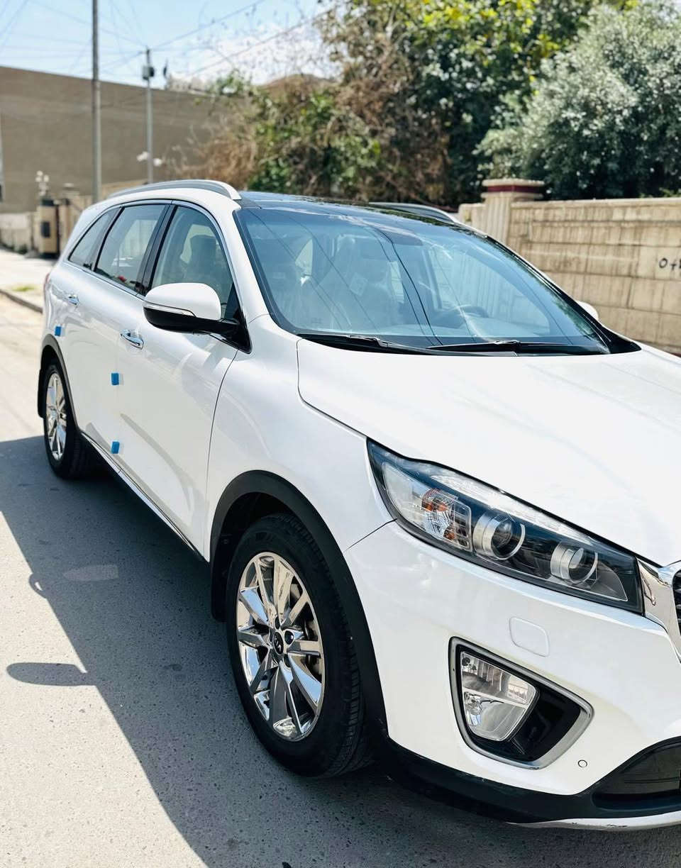 سلام عليكم كيا سورنتو 2017خليجية فووول 1/1 عدا الدفع الرباعي بسعر ٢٢٨ وبيها مجال للاستفسار *********** 
     
                          (((((المواصفات)))))
1-بانوراما 
2-كشنات جلد 
3-بصمة 
4-الباب الخلفية كهرباء 
5-تحكمات استيرن 
6-كامرة خلفية 
7-شاشة كبيرة 
8-حسام امامي
9-لد امامي
10-لد خلفي
11-بردات
12-نضام ECO
13نضام SPORT
14-مانع انزلاق
15-ويل كروم
16-يدات استيل
17-كشن السايق كهرباء 
18-ثلاث قطع تبريد 
19-سبعة راكب 
20- 6 سلندر
21-زراك
22-بلوجكتر 
23-كمبيوتر تحديد عطل  
السيارة كاملة مكملة من كل النواحي مابيهة نقص برغي تخم تاير جديد
