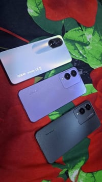 موبايلات عدد ٣  فيفو و اوبو مستعملات قليل لا مصلحات ولا مفتوحات جدا ال...