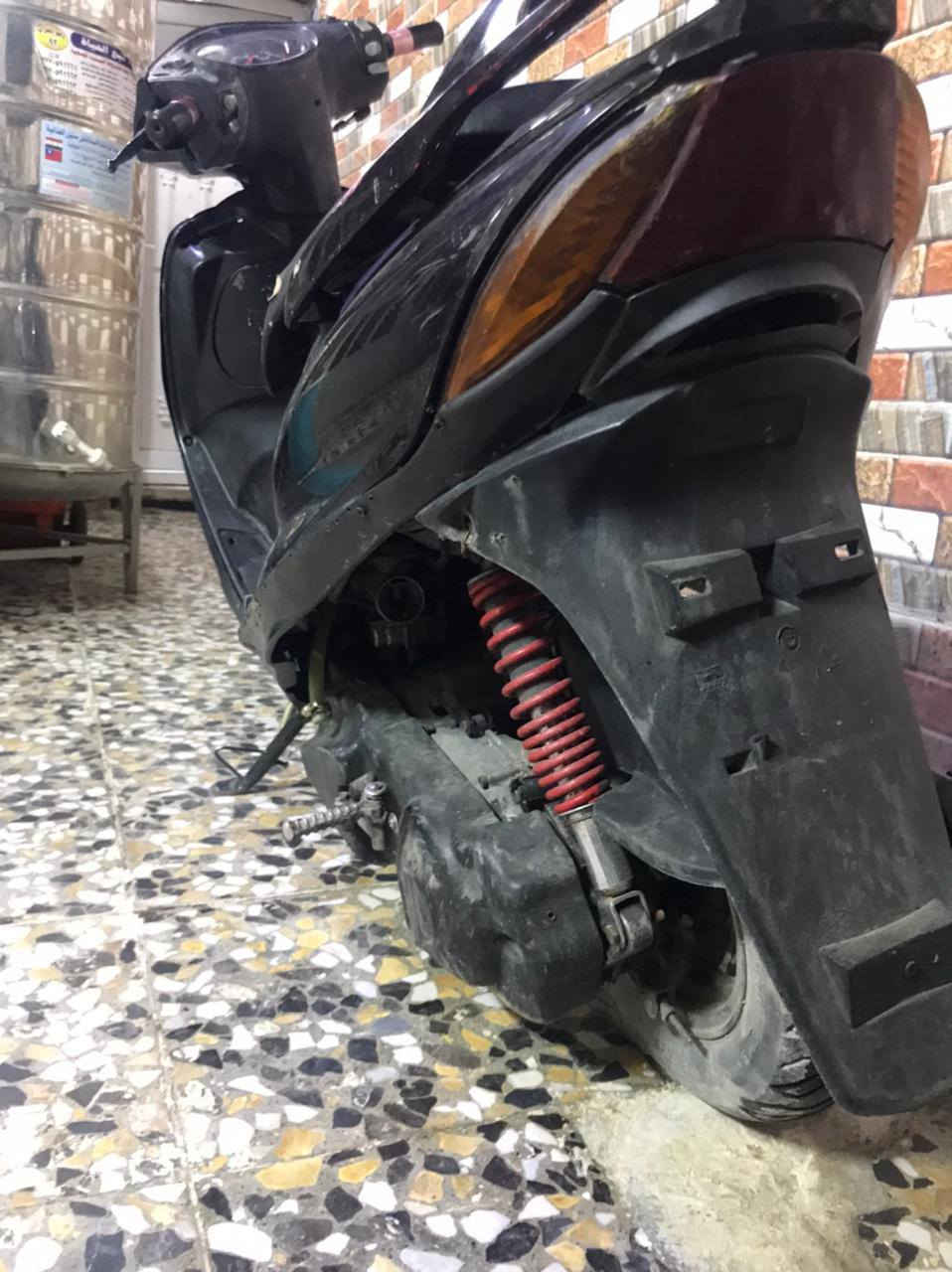 يالله
دراجه للبيع 
ثعلب 
لا تنقيص لا تبخير مكينه نضيفه 
مكفوله من مكينه من كلشي 
كهربائيات شغله دراجه نضيفه نقصهه بس كابريتر ابيع مراوس شعدك نزل دراجه شغاله 
العنوان بغداد فلكه حي النصر رقمي *********** متواجد خاص 
السعر 400 وبيهه مجال حك الجيه
