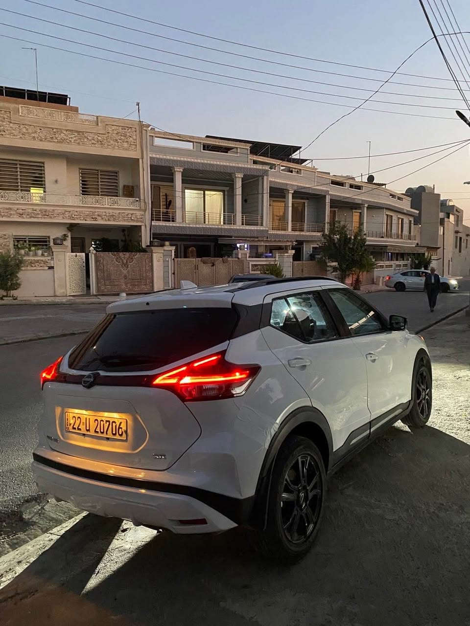 nissan kicks 2023 SR                                          سةيارةكة فول مواسةفاتة بةسمة شةغال حةساس رادار كاميرة كوشين جلد كوشين سارد و گةرم سةماعة بؤس زور مواسةفاتي تر سةيارةكة ٥ پارچةي سبوغة جةمپةجي  خةفيفي پيشي هةية ارباك شان و سوكان  سيستةمة گير و مةجينةو هةموو شتي بةشةرتة شوين هةولير *********** أربيل, العراق
