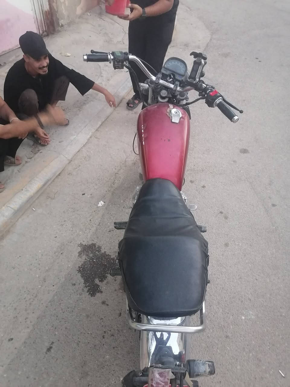 سلام عليكم دراجه ياماها ياباني
دراجه حلوا شرط شلعه ومشي مكينته توني مبدله ما بارت ما مفتوحه كلشي شغال سلف هندر اشاير لا يت هورن كلشي شغال 
مكان ناصريه مركز قرب سوك اريدو
***********
