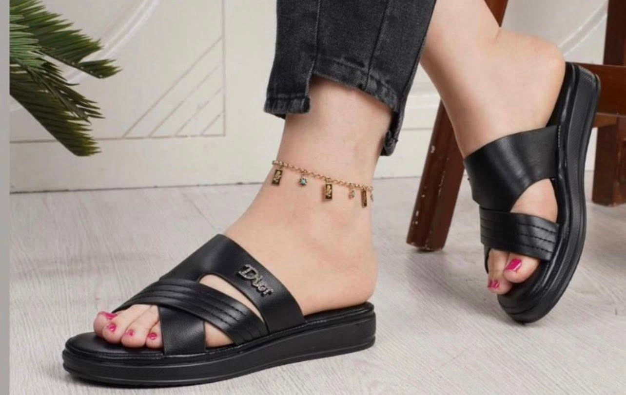 محلات الفهد توفر لكم شحاطة نسائية طبية بس اسود جملة فقط للاستفسار *********** واتساب
