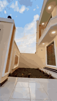 دار سكن220م طابقين طابو زراعي25س بناء حديث درجه أولا 
يتكون من 4غرف نوم وهول عدد2مطبخ حار بارداستقبال صحيات عدد3
كراج سياره وحديقه مرقم من قبل البلديه 
حي للحكيم شارع كاله 
قرب الكورنيش 
لاتصال ومراجعه مكتب دلاليه ابوكيان الربيعي 
للاتصال على الرقم التالي واتساب ***********
***********
