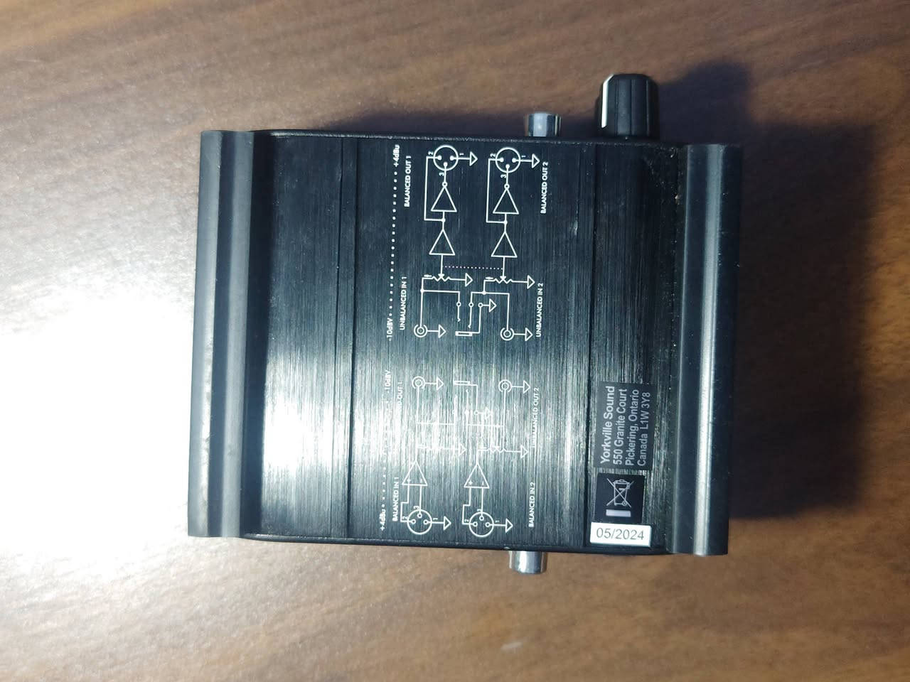 جهاز تنقية الصوت يحول الاشارة الغير ثابتة الى ثابتة...يشتغل جهتين بنفس الوقت المنافذ مستقلة (توضيح الجهاز يفيد تحويل اي مصدر صوت خارجي مثل المايك يسبب ضوضاء للمكسر أو كارت الصوت إلى مصدر صوت قابل للتسجيل بدون ضوضاء أو تربطة بالعكس حتى يلغي الضوضاء بأي سماعات جهاز جداً عملي و احترافي) السعر 30 الف


**إذا كنت صاحب هذا الإعلان وتريد حذفه لأي سبب، رجاءا أرسل رسالة إلى الدعم الفني**