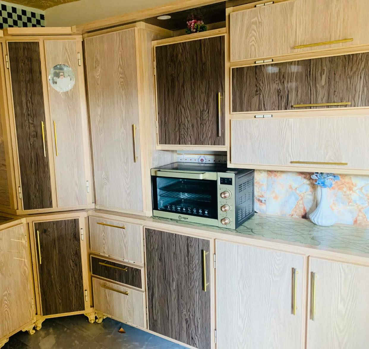 كاونتر مستخدم جديد لبيع لامنيوم
للاستفسار اتصل عل ***********
السعر 650
