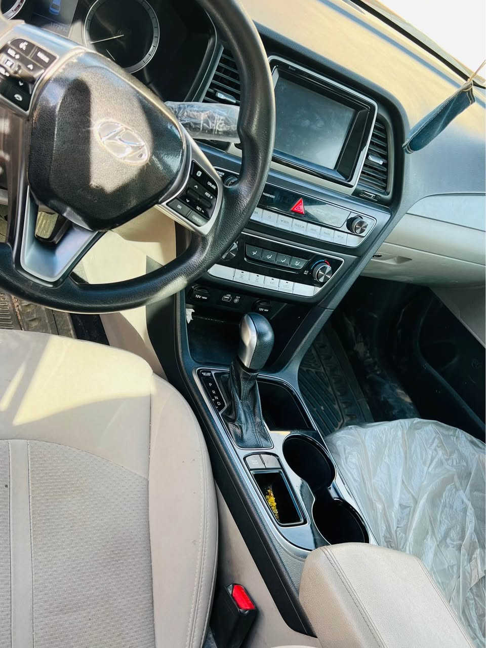 للبيع سوناته 2019 رقم بغداد انكليزي بسمي فول مواصفات عده فتحه وبصمه مكينه 2400كير خير من الله جاهزة على اخر حبايه 
حداديه تخم تاير منضومه زنون بيه فقط بنيد بدون عابر *********** السماوا, المثنى
