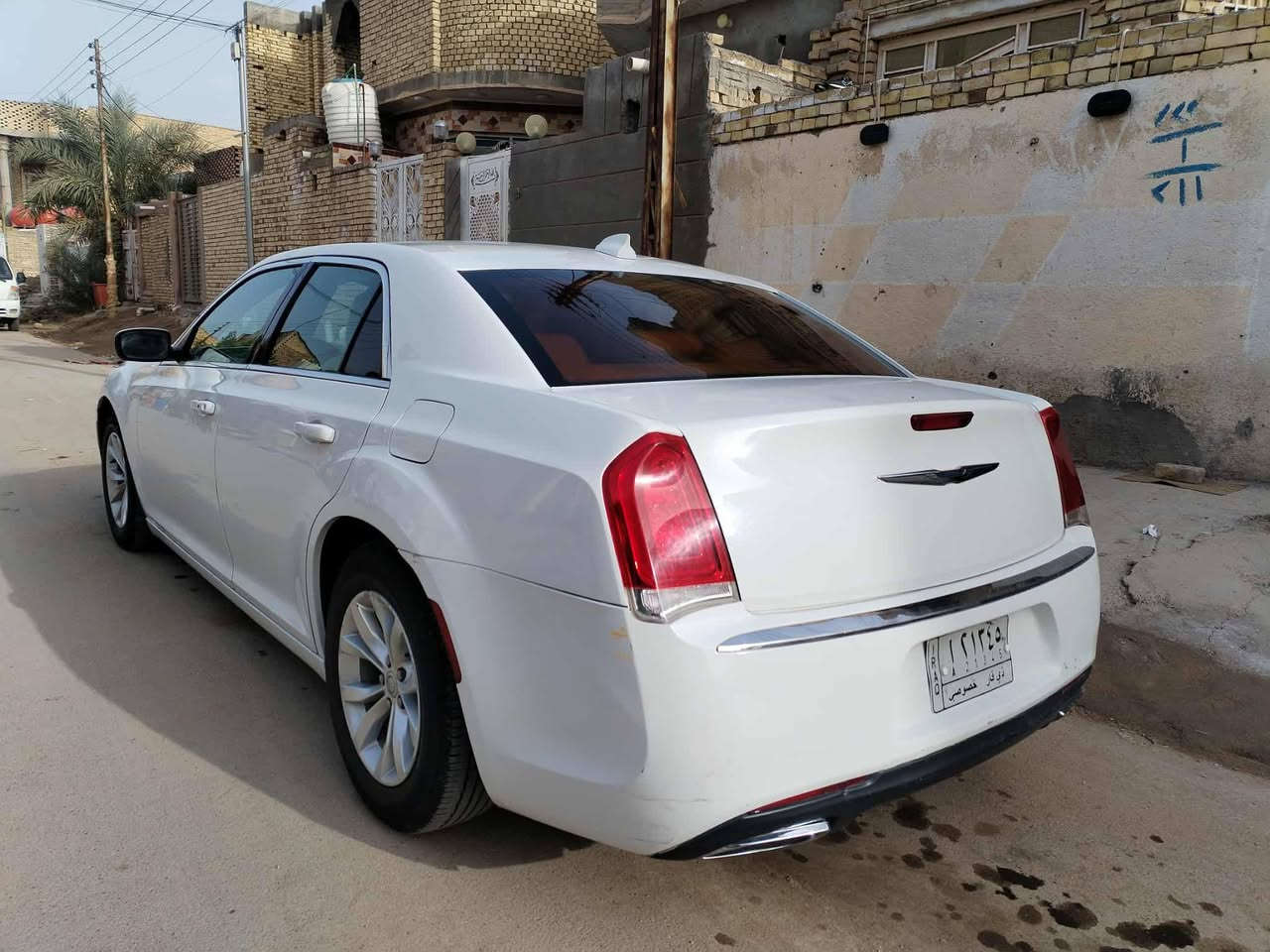 اوباما امريكي 🇺🇸
الموديل .2015مرمزة 2021
اللون . ابيض 
حجم المحرك 3600
السيارة دخولها بدون حادث🚘 
 بيها بارد بالعراق اثر طخات فقط
السيارة مامشتغلة خط
مواصفات السيارة ..c
-لايتات زنون  
-كشنات عسلي كهرباء
-شاشة كبيره 
-مري جانبية هيتر مع عاكس الضوء
-نضام USB- كامل 
-تبريد قطعتين
- تشغيل عن بعد
-بصمة ابواب 
(السيارة رقم ذي قار بسمي)
السيارة جديد واحلى من الصور 
 
اي استفسار الاتصال. متوفر وتس اب 
                                          ***********
