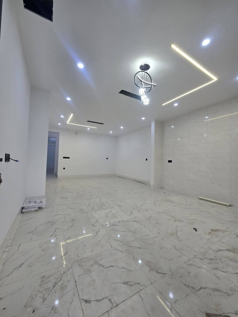 اعلا ن 
    دارين للبيع ١٠٠م طابق نص رقم فول كاشي بيت جديد سفر مامسكون احد
موقع كركوك دروزاه علي طريق سليمانيه خلف دروازه مول بيت جديد
سعر ٥٨مليون
شرا ي يتصل 
***********اسيا
***********كورك
