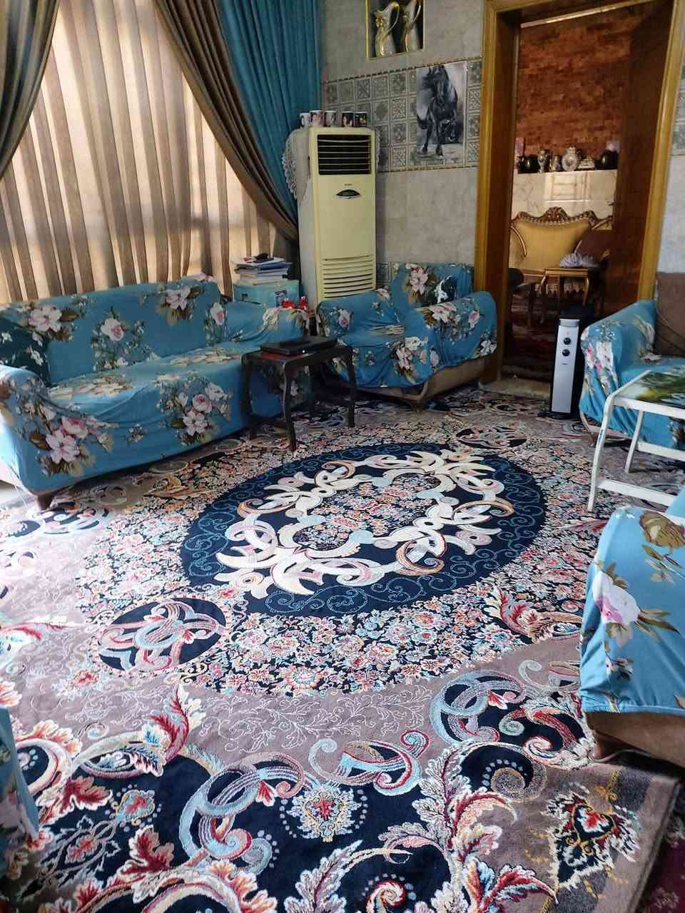 بكربلاء موقع مميز جدا مفوض للطابو بقرار 320
*********** الرقم بيه واتساب

عدنا بيت ٢٠٠ متر طابق واحد بيه ٣غرف كلهن سويتات وبيه هول واستقبال ومطبخ وحمام منفصل غير البي الغرف ومرافق خارجيه وطارمه بيت درجه اولى بحي الامين على نهر الهنيديه خمس دقايق للولايه بالسباره وربع ساعه مشي للامام مكان نظيف جدا وهادئ بيه مسبح وبيه جم يعني كلش مكان راقي اريده ب٤٥٠ وروحوا اسالوا هناك الاسعار اشكد احنا مطلوبين اريد انبيع بحي الامين قرب مطعم مندي عز الدين على الهنيديه بفرع مسبح مون لاند
