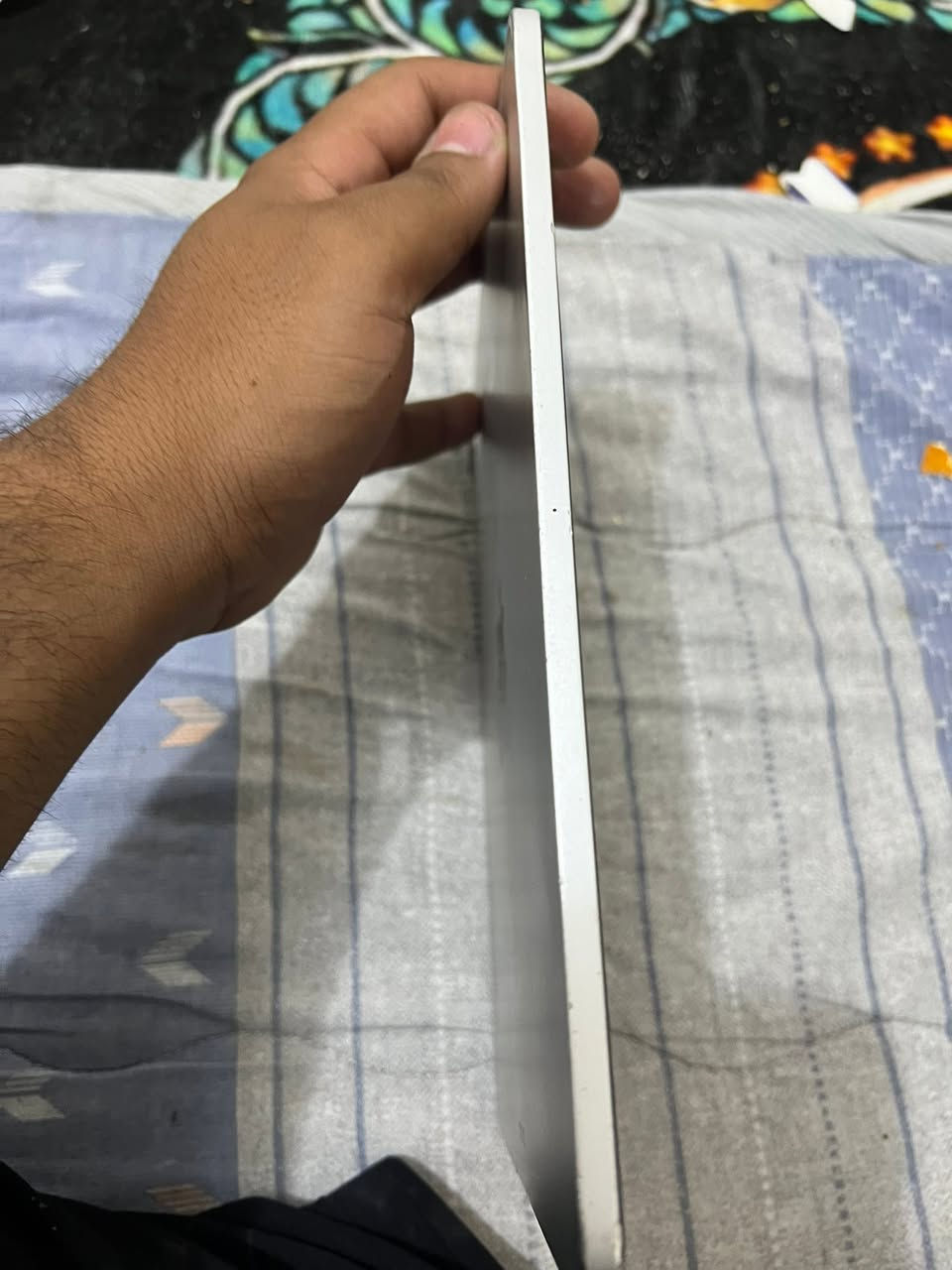 سلام عليكم ايباد برو M1بي فقط هاذا الخط البسيط  ذاكره 128بطاريته90سعره350 *********** وتساب بي فقط رقمي
