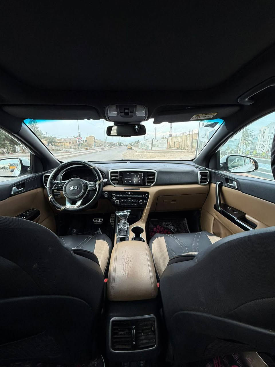 السلام عليكم كيا سبورتج  مديل 2019 فول مواصفات 1/1  جيتلأن مكان بغداد العبيدي السياره مبدل بيه بنيد ودعاميه  وبيه ملاحضات مبينه بل صور السعر  195   وبيه مجال الرقم ***********
