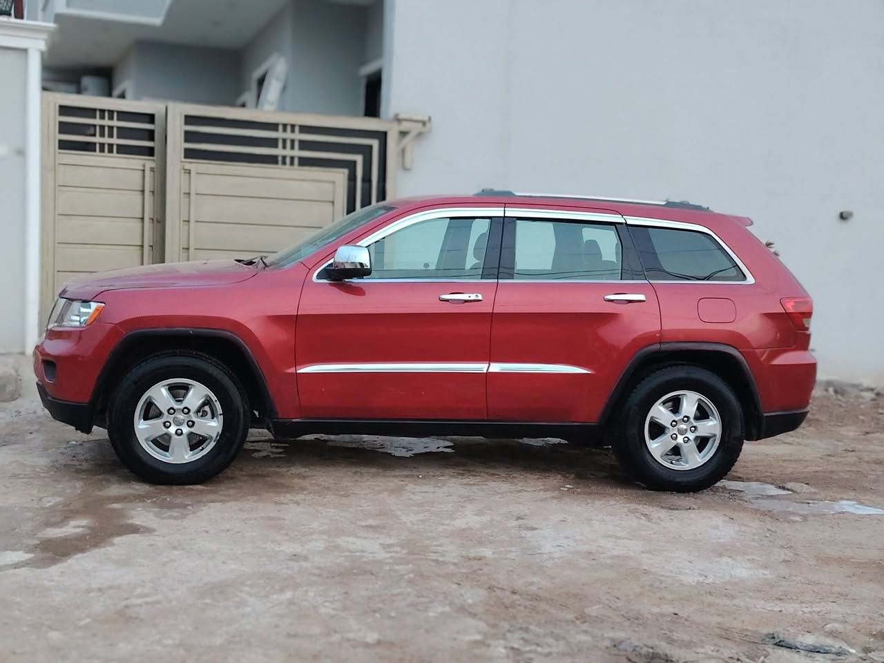 السلام عليكم
جيب لاريدو موديل 2011 رقم بغداد باسمي تحويل ثاني يوم كير مكينه كفاله
تخم تاير جديد
سياره جاهزه بدون نقص

ضرر أمريكا بنيد مبدل بدون دواخل وبدون ايرباك
وبيها قطع صبغ ابيع احزام وشرط بدون ضرر أثر تخريب شخوط وتوحيد لون افحص وين مايعجبك
السعر ١٥٥ وبيها مجال بسيط مكاني ديالى بعقوبه
***********
بيع او مراوس حسب القناعه
