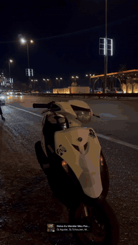 السلام عليكم شباب 
ماكس عدلة للبيع مزوعه غراض كلشي بالك بيه كلشي شغال كفاله كهربائيات دراجه نضيفه ونصبته تخبل لسعر عل خاص متواجد ماسنجر و *********** و واتس
