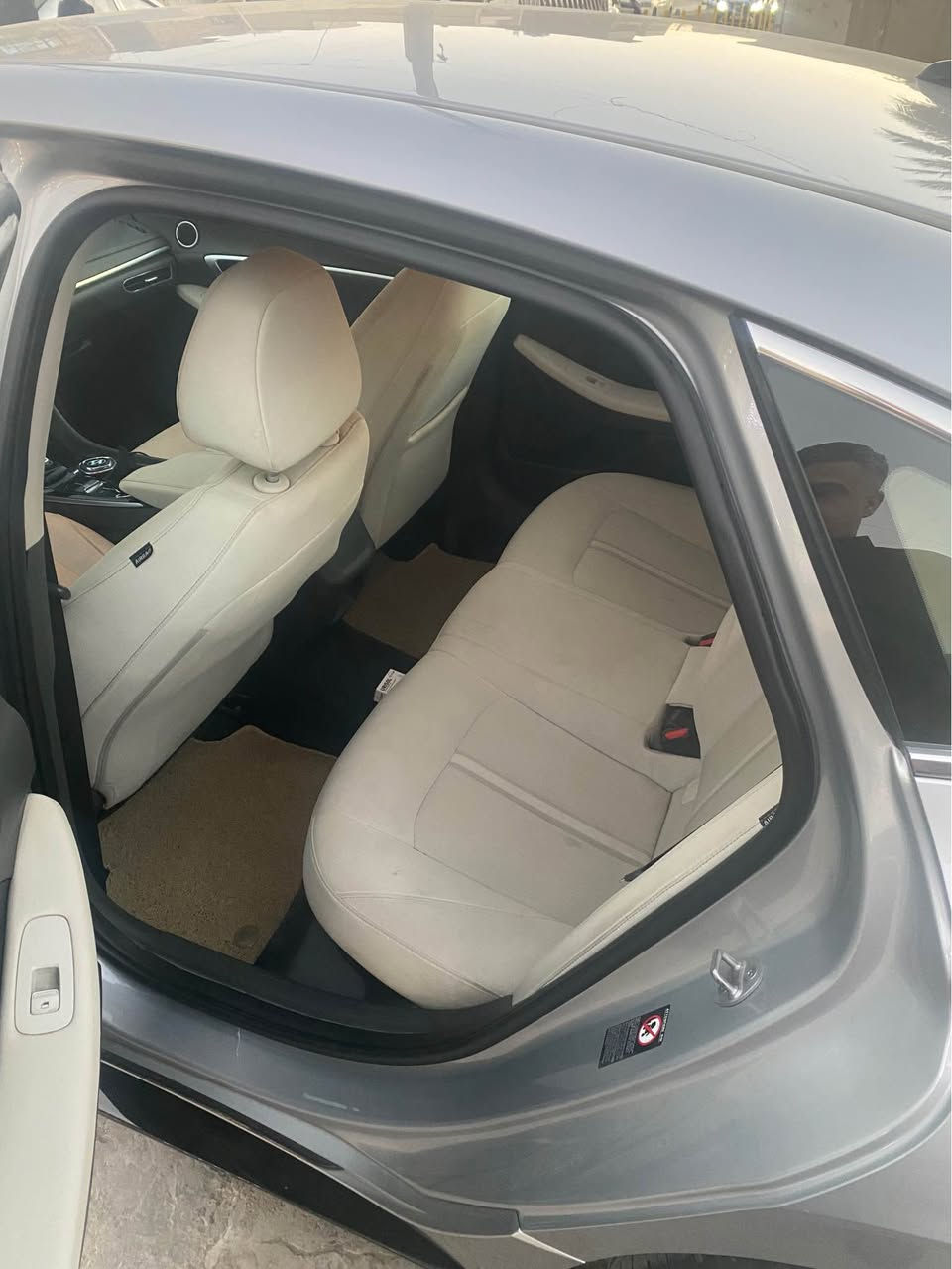 هواندي سوناتا 2023
ماشية 31
رقم بغداد
رادر خلفي امامي
حساسات
رادار جانبي
كاميرا خلفيه دوار
كشن السائق كهرباء
داخل بيجي
تشغيل عن بعد
السياره كفاله من تبديل ضربه فقط جنطه وراجعه ع البارد
*********** بغداد, العراق
