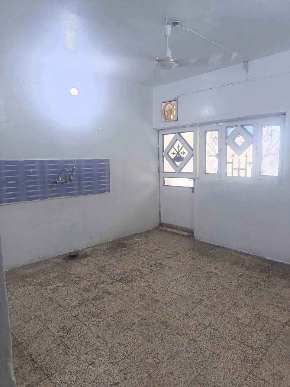 للبيع دار سكني
📍العنوان: منطقة أنوار الصدر الثانية – شارع المختار مندوب
📐المساحة: 200 متر
🔹 يتكون الدار من:
▪️ كراج
▪️ حديقة
▪️ استقبال
▪️ مطبخ
▪️ 3 غرف نوم
▪️ هول
🔹 الطابق الثاني:
▪️ غرفتين بقياس 6×4
▪️ مجموعة صحيات مشتركة
دار مرتب وموقعه قريب من المدارس و مزار السيد محمد أبو الحسن السابسي للاستفسار ***********

