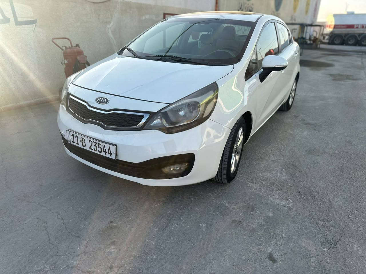 السلام عليكم
كيا ريو موديل 2012

فول خليجي 1/1

جاملغ امامي فقط ولباقي كفاله عامه

مواصفات 

فتحه سقف

حساسات أمامية خلفي

تحكمات 

خمسه ويل كب

مري شفط

حساسABS

أشاير مري 

رقم بغداد انكليزي

مكاني كربلاء 

السعر 94 وبيه مجال

***********

***********
