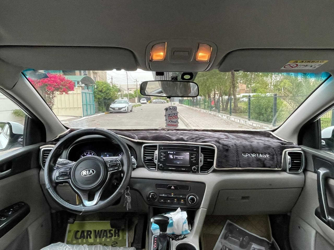 السلام عليكم 
كيا سبورتج موديل 2017  خليجي رقم بغداد
السعر 170 و بيها مجال 
بدون حادث فقط ضربه بهلال الچاملغ الخلفي تحت قبق البانزين راجع على البارد
مكينه 4 سلندر 2000
3 انضمة قياده 
تحكمات ستيرن جهتين
ماشيه 115 الف
بدون بانوراما 
سويجات 2 
مري شفط مع اشاره بالمري 
حساسات خلفية كاميرا خلفية و شاشتها الاصليه 
السونار موجود بالصور
مكانها بغداد 
للتواصل ***********
***********
