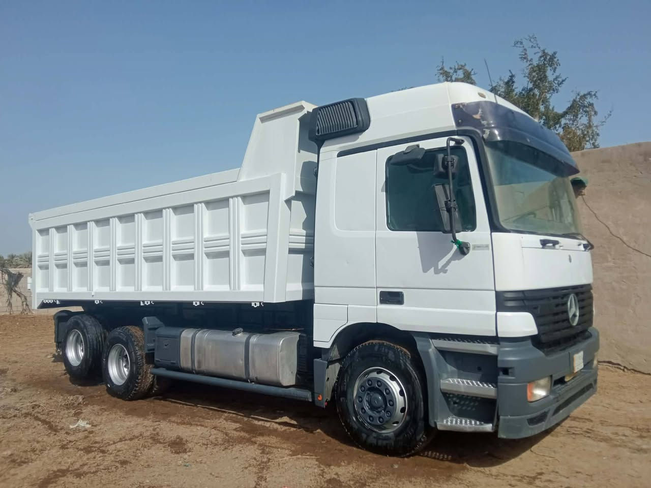 السلام عليكم اكتروس شمعه موديل 2002 رقم ديالى باسمي الشاصي 25 والمكينه 43 بدي جديد تفصال يم صباح  ما محمل بيه ولا درب السيارة مكفوله كفاله عامه حداديه جديده الرقم***********
