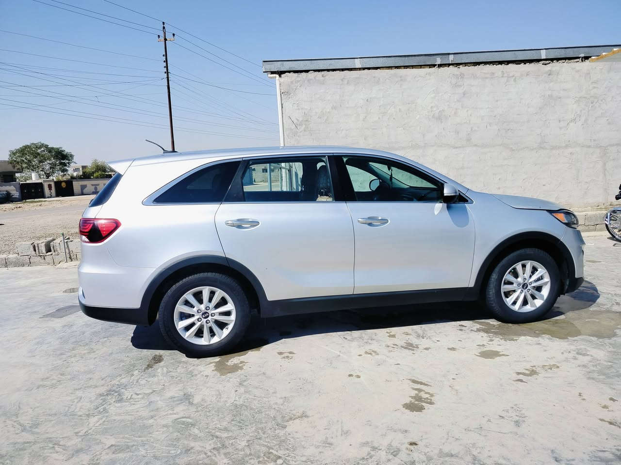 السلام عليكم سورنتو للبيع مديل 2019وارد امريكي بيه قطعه مبدله البنيد فقط رقم بابل بسمي سنويه 30تحويل ثاني يوم مكان السياره بابل السيارة خير من الله تبريد ثلج مال جناي مكينه 4سلندر السياره حلوه للاستفسار على الرقم 
***********
