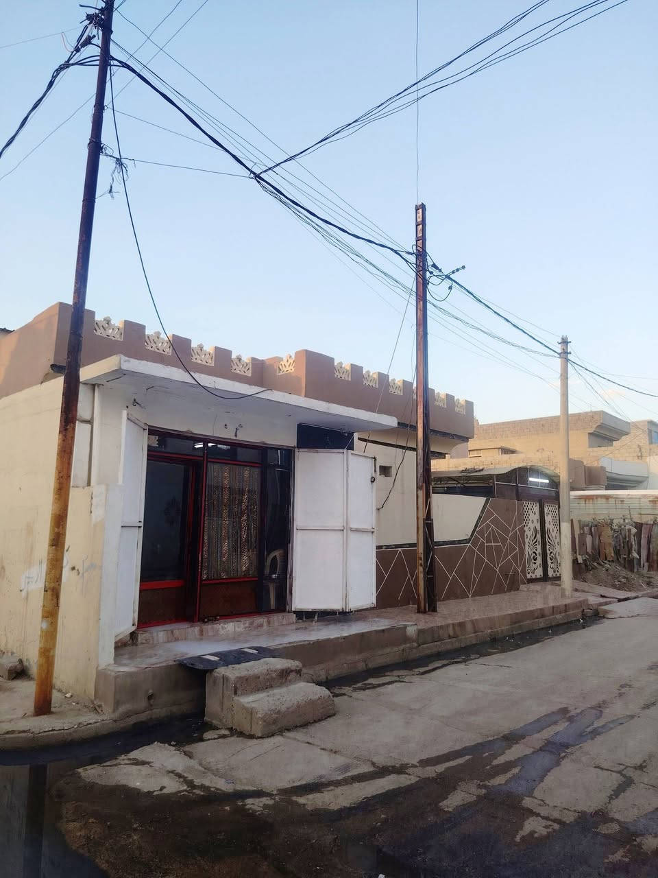 🏢 بيت للبيع موصل حي الانتصار
📒 شارع 60 خلف مول تبارك 
👈مساحه 163 متر بيت ركن 🏠
👈 فول فول🏠 🏠🏠🏠🏠
🏙️ الدار متكون من استقبال  غرفتين ومطبخ وصحيات  
🏙️ سند طابو الزهور شرط التحويل ملك صرف 📒
📧 خدمات كامله 🛣️🛣️
🏙️ الاستفسار مكتب 🏢 ابو صفوان العقار السعر الاتصال على ارقام👉👉 التاليه✅✅✅✅✅✅✅✅ 
*********** وتساب☎️ 
*********** وتساب☎️
