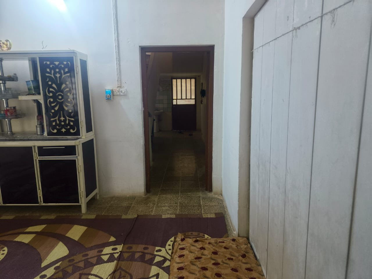 بيت للييع حي الخظراء قرب مدرسة المعتمد على الله  مساحة 200 متر
4غرف الطابق الثاني  عكادة 
 بناء الفينات 
السعر 85 مليون.
للاستفسار اكثر 
 احمد ***********
 
 خالد *********** 
مكتب العباسي للعقار ركن شارع 2000 حي الشهداء
