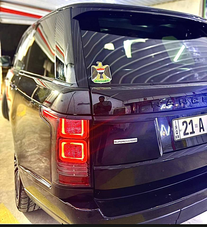 السلام عليكم …للبيع او المراوس بتاهو 22فما فوق
رانج روفر فوك سوبر تشارج موديل 2016 فول للاخير 
وبسعر مناسب جداً ب29الف دولار وبيهه مجال بسيط    وبالخير ع اللي تكون نصيبه
الموصفات // فوووول 
ترحيب وعلامة رانج عند الاقتراب ابواب بصمه وشفط وجنطه بابين كهرباء اربع كامرات محيطيه تبريد ثلاث قطع وتحكم خلفي كامل ..السياره سيرفس كامل بدون اي مسج بالدشبول 
كشنات تدفئه وتبريد وكهرباء 
لايت اوتو ومتحرك مع اتجاه السياره
جكات  اوتو هولد هاند بريك بصمه  سقف بانوراما ثلاث 3طكات
كامرات محيطيه 360 درجه 
ميموري خزن كشنات 
مري شفط وأشاره بالمري
رادارات امامي وجانبي 
سماعات ماركة 24 سماعه
زراك لايت وكامره
استيرن كهرباء وتدفئه
حساسات امامي خلفي /شفتات استيرن وبعد بيهه هواي مواصفات السياره كفاله من قطرة صبغ بيهه الباب خلف السايق تبديل بلادي نفس اللون والدرجه
محرك وكير وحداديه بشرط 
السياره ماشيه 130الف كيلو  حقيقي 
 اتصل وتدلل ***********وبي واتساب
