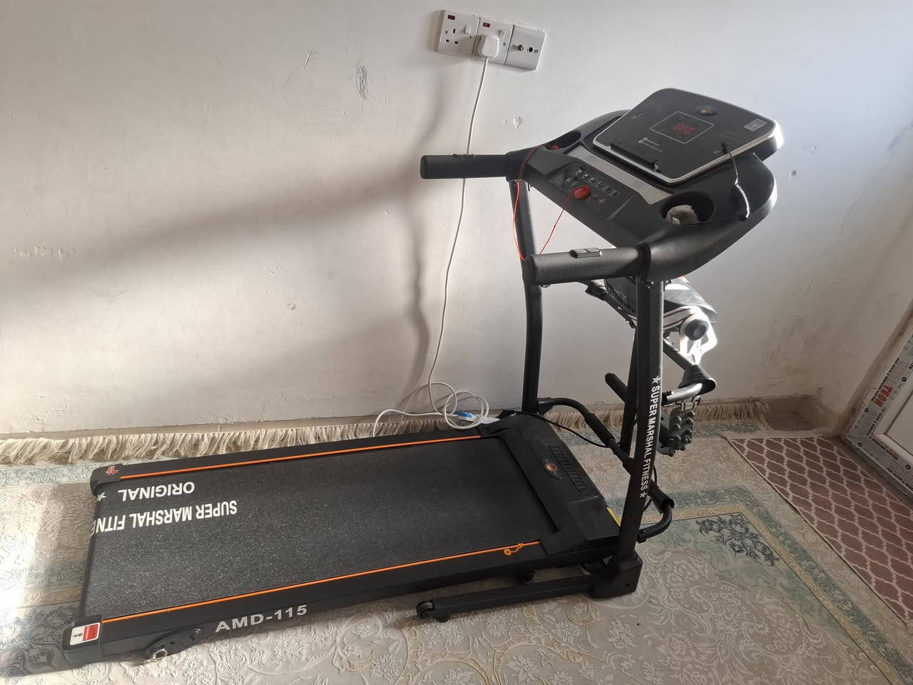 سلام عليكم عندي هاذا جيهاز ركض للبيع قليل مستعمل سعرة ٢٥٠ الف  اتصل واتساب ***********
