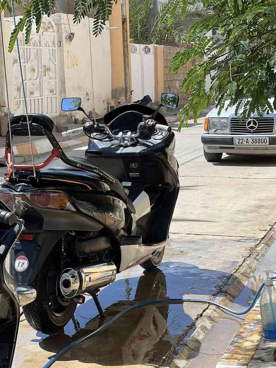 فورزا 010للبيع دراجه ماشيه 27الف مكينه برغي ممفتوح بيها تدفه شغال سماعات زوج تايرات جديد ما نقصها كلشي السعر16 بي مجال مكان سعديه 
***********

