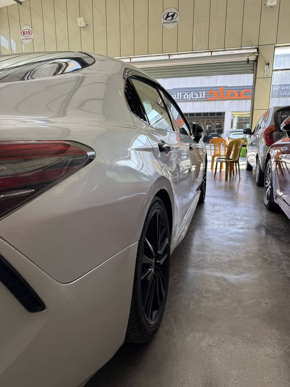 سلام عليكم 
كامري هايبرد وارد امريكي موديل 22 
حادث السيارة قبق الصندوق فقط بدون دواخل بدون ايرباك صور الحادث مرقفه مع الصور
مواصفات السيارة 
السيارة فول مواصفات داخل احمر
فتحه بصمه 
شاحن واير ليس
كراسي تدفئة 
تحديد مسار 
سايد بريك 
تحديد مسار 
كراسي جلد كهرباء 
راد امامي وحانبي 
 قيادة ذاتيه
بعد هواي مواصفات
رقم بغداد الجديد هزة جديدة 
تحويل مباشر ابسمي 
مكان االسيارة بغداد

‭0783 137 3983‬
