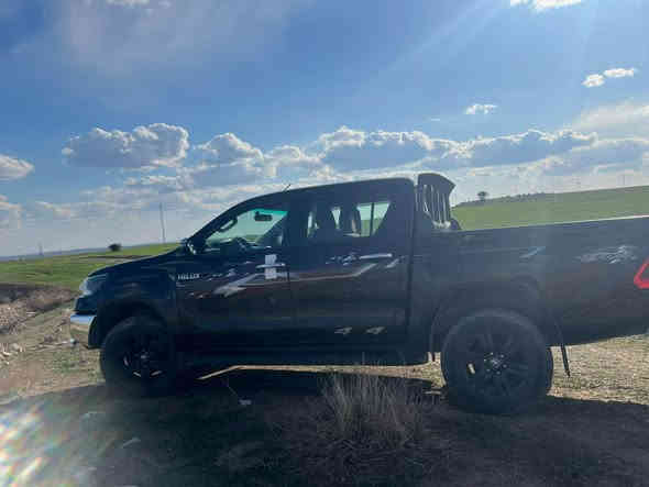 هايلوكس دبل اكسن لون اسود موديل 2022   ماشية ٧٠الف 
فول مواصفات مكفولة كفالة عامة عدا بارد بالباب السائق سعر ٣١٥ و مجال 
مكان دهوك
***********
*********** دهوك
