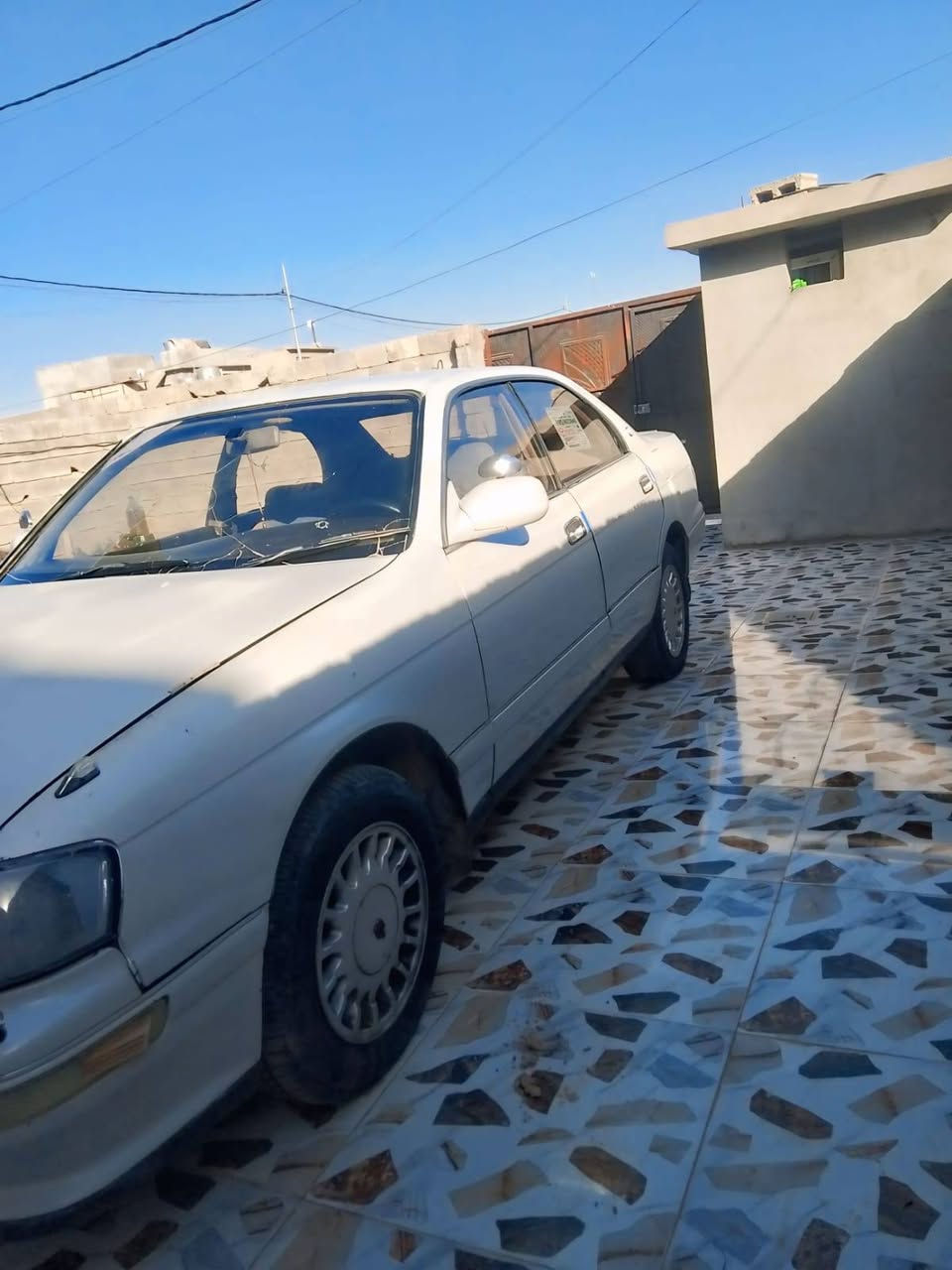 السلام عليكم كراون بطة 1993 گير محرك شرط لون لؤلؤئي رقم نينوئ  سنوية ٢٠٢٧ سعر ٤٦ رقم الهاتف ***********
