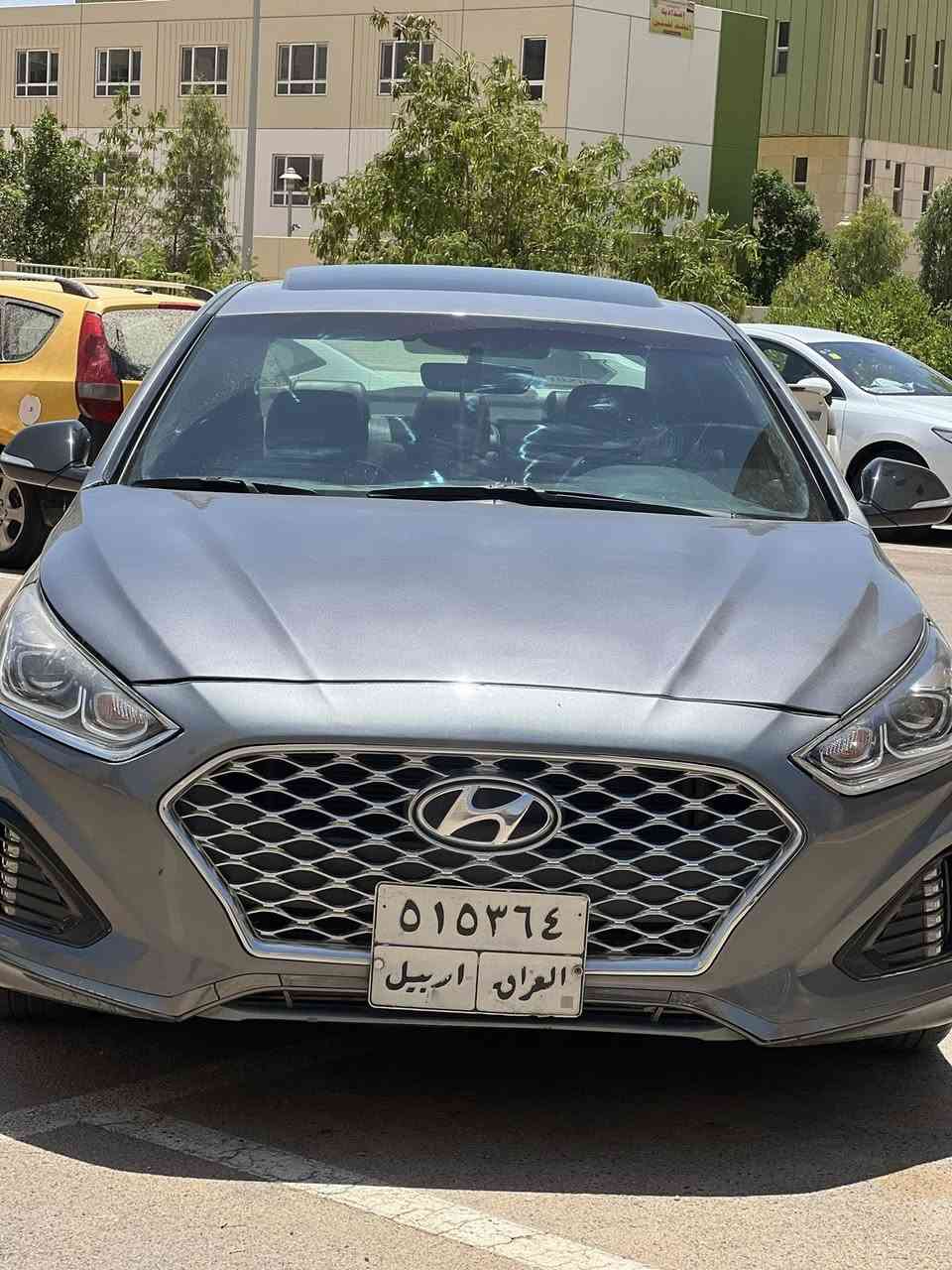 السلام عليكم .. للبيع
هونداي سوناته سبورت 2018
لون رصاصي 
المحرك/2400
الكير/AT
مواصفات 
فتحه سقف
كشنات جلد
كشنات كهراباء 
تدفئه مقاعد 
تدفئه سترنك 
رادار جانبي 
حساسات 
بصمة ابواب 
ثلاث وضعيات قياده 
لايت زنون 
شفتات ستيرنك 
حادث السياره ثلاث قطع 
السياره ماشيه72 الف 
رقم اربيل تحويل او وكاله عامه 
بيه سونار راسلني خاص ادزه الك👍🏻
معروضه ب122 ورقه وبيه مجال 
للاستفسار الاتصال على الرقم ***********
