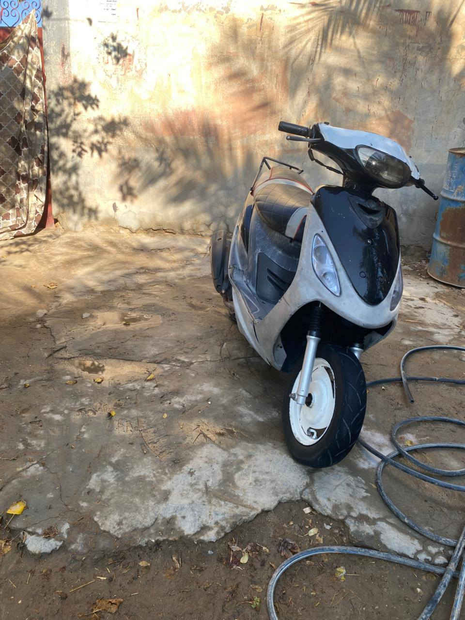 السلام عليكم دراجه ماكس منغولي ختم واحد صلنصه رياضي سلف 55 مبدل بيه بس ولفات الدراجه بلادي 49 السعر 375وبيه مجال حك الجيه مكاني كربلاء طويريج ‏‪***********‬‏
