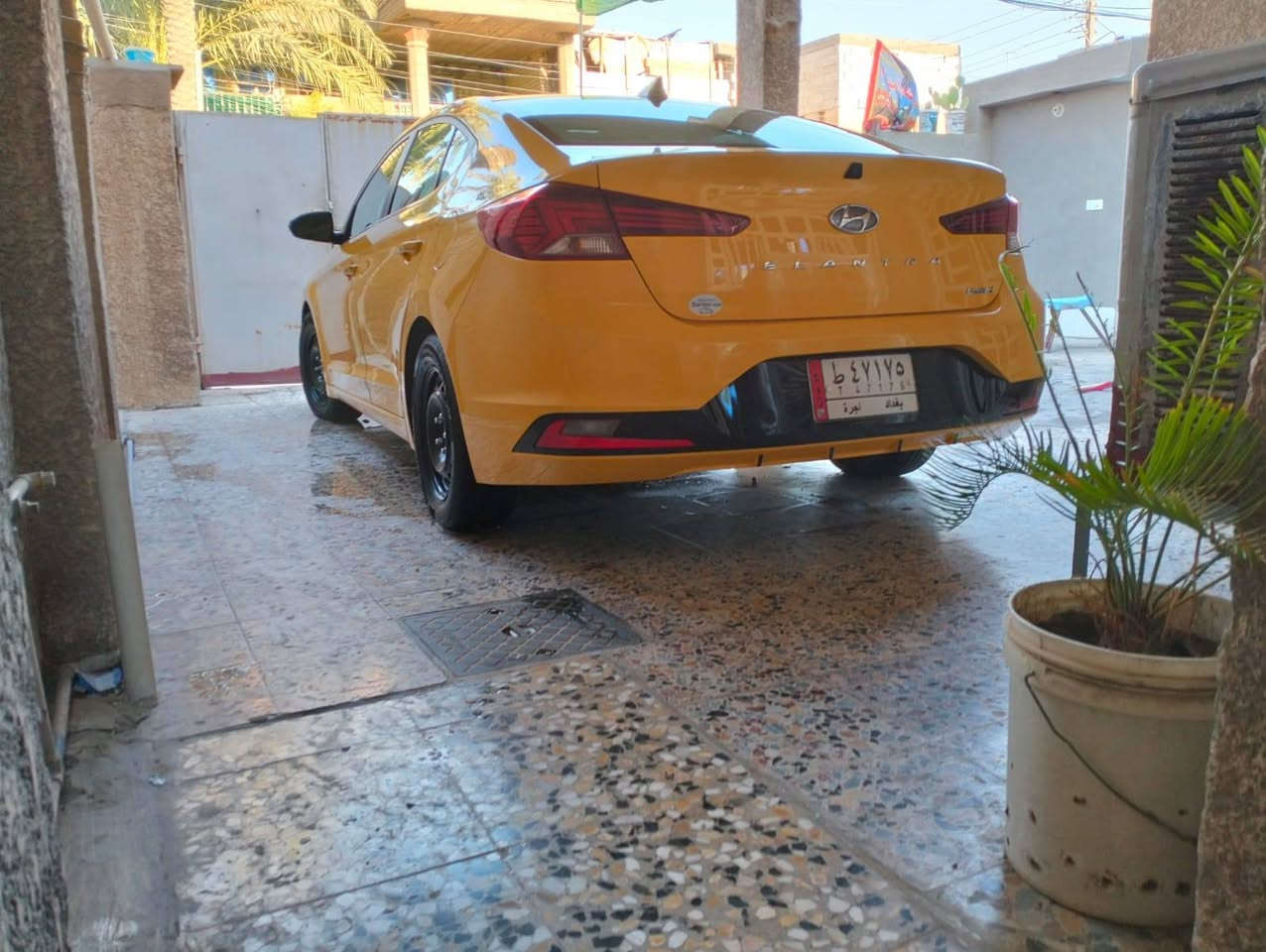 هونداي النترا موديل 2020 كير cvtوارد امريكي صور الحادث بالمنشور  بدون لغد ولا شاصي ليبل واحد  ماشيه 63mm
حجم المحرك 2000  فول لمتدد 1/1 
بصمه ابواب بصمة صندوق
رادار امامي رادار جانبي رادار خلفي
تحكم ستيرن مري قلاب
شاشة 
كامره دواره كشنات خزن
تدفئه تبريد منفصل  
لايتات زنون  4عدسات انظمه قياده3
لد امامي خلفي شحن واير لس 
تخم تاير جديد
دوشمه جديده
مكان السيارة بغداد
رقم بغداد  الماني بسمي تحويل ثاني يوم  مصفره هيئه وغرامات وهزه155وبيه مجال
أي استفسار  ***********
