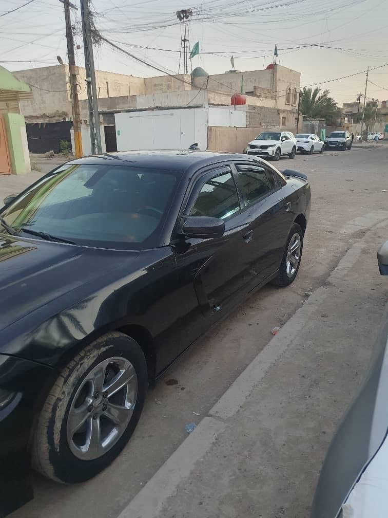 جارجر موديل 16 أصل رقم أربيل وارد كندي مابيهه ضربه فقط صبغ جاملغ وبنيد بدون ضربه جاملغ كلير أمامي ***********
