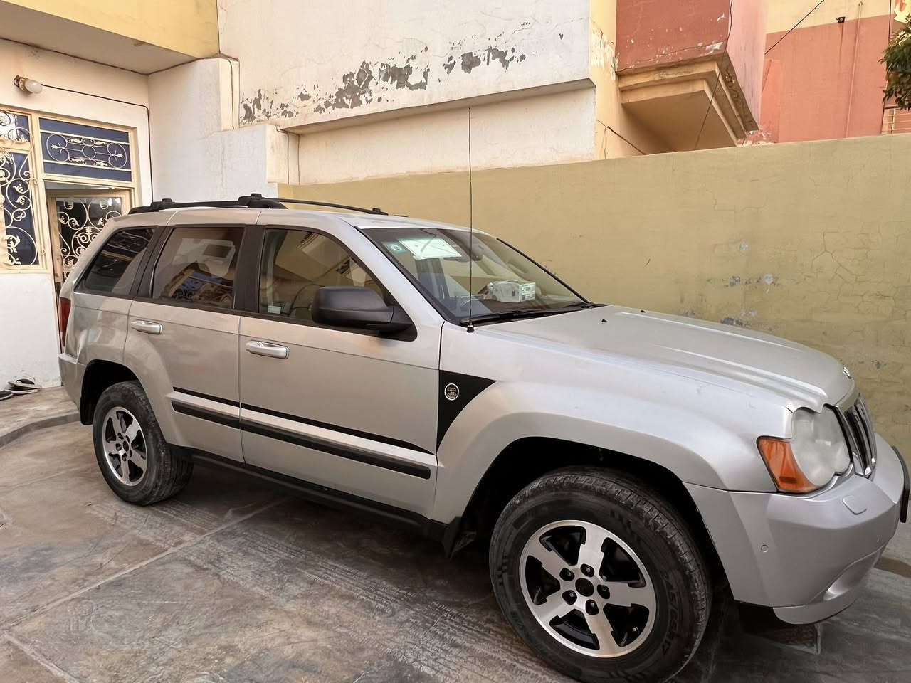 جيب لاريدو 2008رقم بغداد دولي مكان السياره سامراء وبغداد سياره صبغ حزام اثر شخوط مكفوله من الحادث. كير محرك فور ويل جدد تايرات صدر امامي خلفي جدد  تبريد تدفئه كهربائيات كلها تمام وعل فحص كشن وأرضيه جلد جديد تحكم استيرن فاليوم قفل سرعه هوك سحب خلفي سياره كامله وخير من الله مابيها اي نقص مراوس مع c200او ماليبو او جيب رنجرد للاستفسار***********
