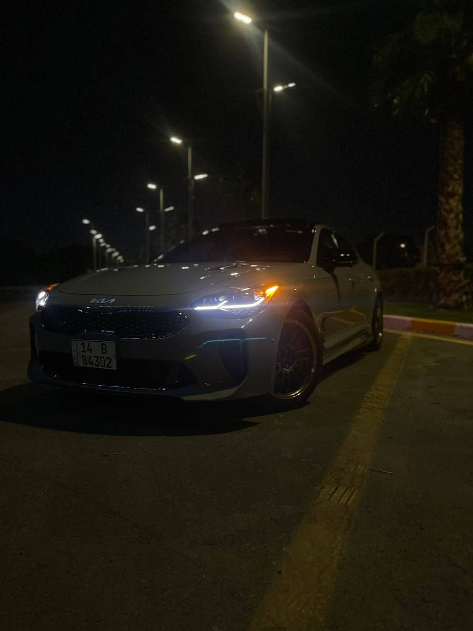 كيا ستنكر للبيع 

kIA STINGER GT2 2023 
انظف واجدد ستنگر بالعراق كله وبسعر مناسب

 ستنكر GT2 موديل 2023
وارد امريكي (( كلين تايتل )) تقرير فيضانات تعمل وتسير من امريكا بدون اي مشكلة شرط ما مفتوحه قطعه من دواخل السيارة وصور امريكا مرفقة بالمنشور
اقرأ المواصفات وشوف النظافة واذا عجبتك 
اتصل : ***********

السيارة فول الفول قفلت الستنگر شنو ببالك مواصفات تلگاها بيها

▪️ محرك 3.3 لتر V6 توين تيربو.
▪️ قوة 368 حصان.
▪️ عزم 510 نيوتن.متر.
▪️  گير 8 سرعات.
▪️ دفع خلفي (RWD).
▪️ نظام تعليق إلكتروني متكيف (Electronic Suspension).
▪️ أوضاع قيادة (Eco / Comfort / Sport / Smart / Custom).
▪️ شفتات  تبديل خلف المقود 
▪️ مكابح Brembo رياضية أصلية.
▪️ إطارات رياضية عريضة.
▪️ مرايا كهربائية قابلة للطي مع تسخين.
▪️ فتحة سقف بانوراما.

▪️ شاشة 10.25 إنج.
▪️ دعم Apple CarPlay وAndroid Auto.
▪️ نظام صوت Lexicon الفاخر بـ15 سماعة.
▪️ شاحن لاسلكي للهاتف.
▪️داتا شو على الزجاج الامامي (HUD).
▪️ تشغيل السيارة عن بعد.
▪️ دخول ذكي وتشغيل بصمة.

▪️ مقاعد جلد نابا فاخرة.
▪️ مقاعد أمامية كهربائية.
▪️ ذاكرة لمقعد السائق.
▪️ تبريد وتدفئة للمقاعد الأمامية.
▪️ تدفئة للمقاعد الخلفية.
▪️ تدفئة للمقود.
▪️ إضاءة داخلية Ambient Lighting.
▪️ مراية داخلية تعتيم أوتوماتيكي.

▪️ كاميرات 360 درجة.
▪️ كاميرات للنقطة العمياء داخل شاشة العدادات.
▪️ حساسات أمامية وخلفية.
▪️ رادار أمامي.
▪️ مثبت سرعة ذكي.
▪️ نظام المحافظة على المسار.
▪️ مساعد تتبع المسار.
▪️ التحذير من مغادرة المسار.
▪️ فرملة طوارئ أوتوماتيكية.
▪️ مراقبة النقطة العمياء.
▪️ تنبيه حركة المرور الخلفية مع الكبح.
▪️ نظام الخروج الآمن من السيارة.
▪️ باب خلفي كهربائي.
▪️ زجاج خلفي مظلل من المصنع.
