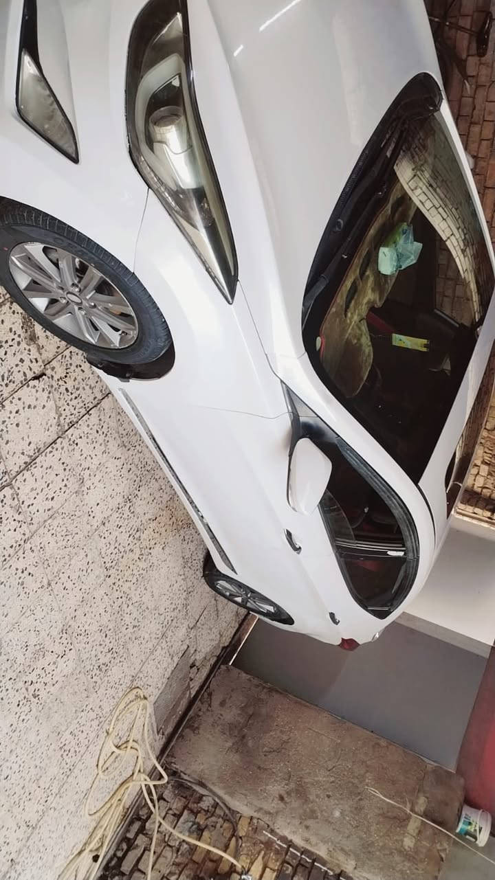 م
لنترا مديل 2015 خليجيه بيه حزام صبغ محرك 180دوش 
صدر ما مي خلفي جديد تخم تاير جديد باتري جديد 
تبريد جديد سياره جهزه من كلشي  سياره سنويه بسمي 
هزه جديده رقم دولي سعر105رقم ***********
