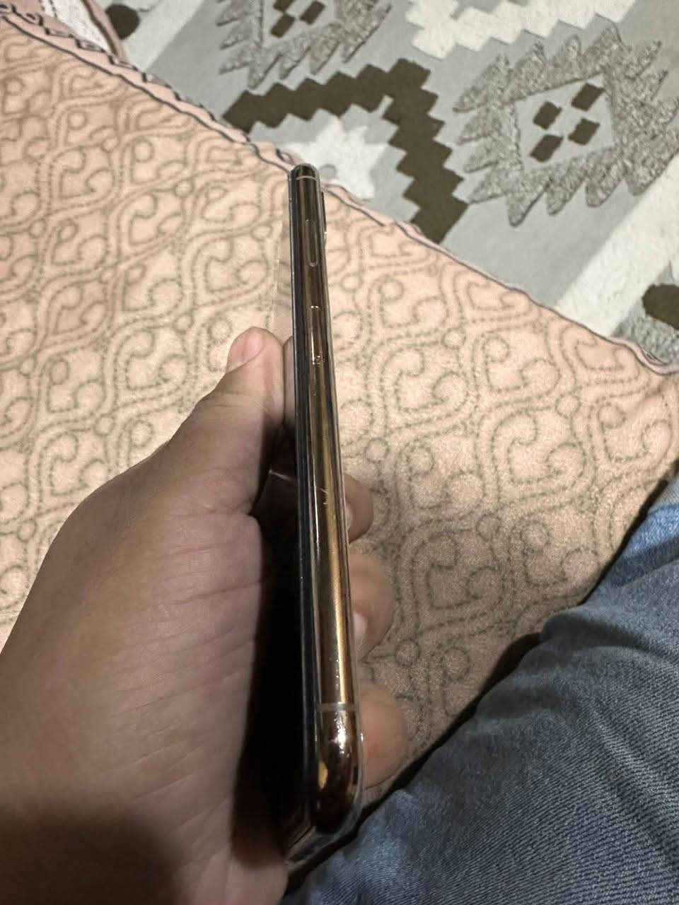 سلام عليكم 
اكس اس ماكس للبيع 
الجهاز مبدل شاشه وبطاريه100
اصلي من شركه ابل اذا مو من شركه ابل مرجوع 
بس البطاريه تقره مبدله الشاشه ماتقره 3خيارات 
باقي كله مكفول من الشخط سعره175وبي مجال      تاخذه من باب البيت 
ذاكره 256 كامره صوت فرمت حدث فول كله 
الاستفسار ***********فقط واتساب غير متواجد ع فيس
