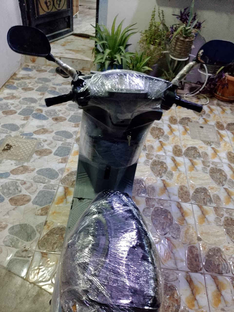 سلام عليكم دراجه ياماها ٦٠ نضيفه حيل مابيهه اي نقص كهربائيات سلف بالشرط شاصي بالشرط تايرات امامي خلفي جديد وياله بلاد كفرات بلاد مابيها نقص دراجه كاعده لايتات امامي خلفي اشاير طوافه بانزين يشتغل بلاد دراجه مابيها اي نقص تجي تشغل و تطلع 
سعر ٢٥٠ وبيها مجال للطيبين 
مكاني كركوك حي بدر 
متواجد ***********واتساب 
*********** بس اتصال
