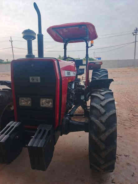 لبيع تركتر ايراني موديل 2023 انضف من الصورة شرط  رقم سليمانيه السعر 135ورقه مكانه كركوك دبس رقم ***********
