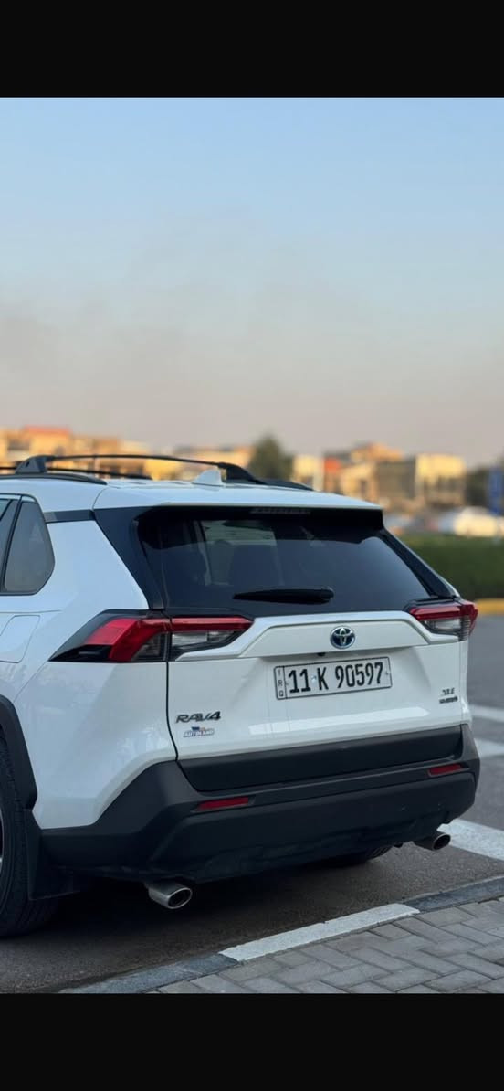 السلام عليكم راف فور للبيع فول مواصفات موديل 2024حادث السياره بنيد مبدل وجاملغ بي بارد 
السياره كلش حلوه 
عنوان السياره بغداد دوره 
الاستفسار ***********
