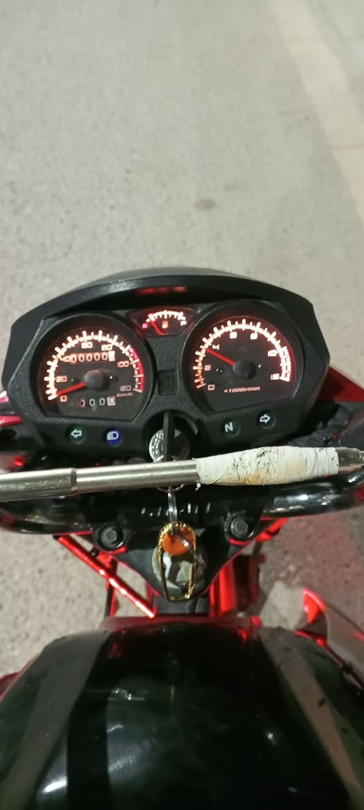 السلام عليكم رخصه الادمن دراجه للبيع نوع ليفان حديث دراجه نظيفه على وضع الشركه كل لايت زنون عالي ناصي بيها كهربائياتها كلها شغاله محرك الخير من الله دراجه كل شي بيها شغال فيها اوراق سعر  السعر 600   للاستفسار ***********
