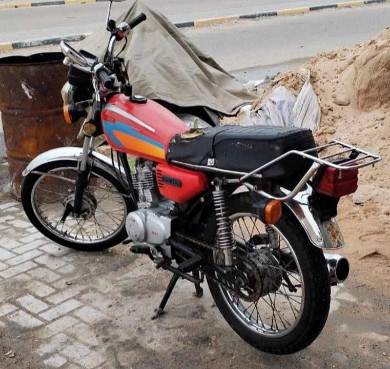 سلام عليكم دراجه نامه (اوراق اوراق مديل 2021) دراجه نضيفه اروح بيه لدوام وارجع ما متعبه مكينه خير من الله مبدل بس بستم ولفات دراجه تجي كبل ترقم السعر 750 وبيه مجال مكان البصرة رقم الاستسفار ***********
